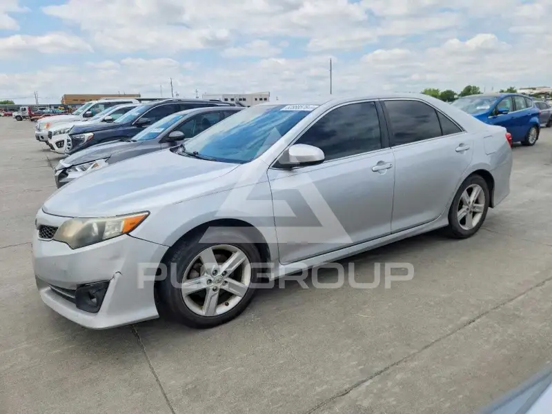 2014 Toyota CAMRY photo