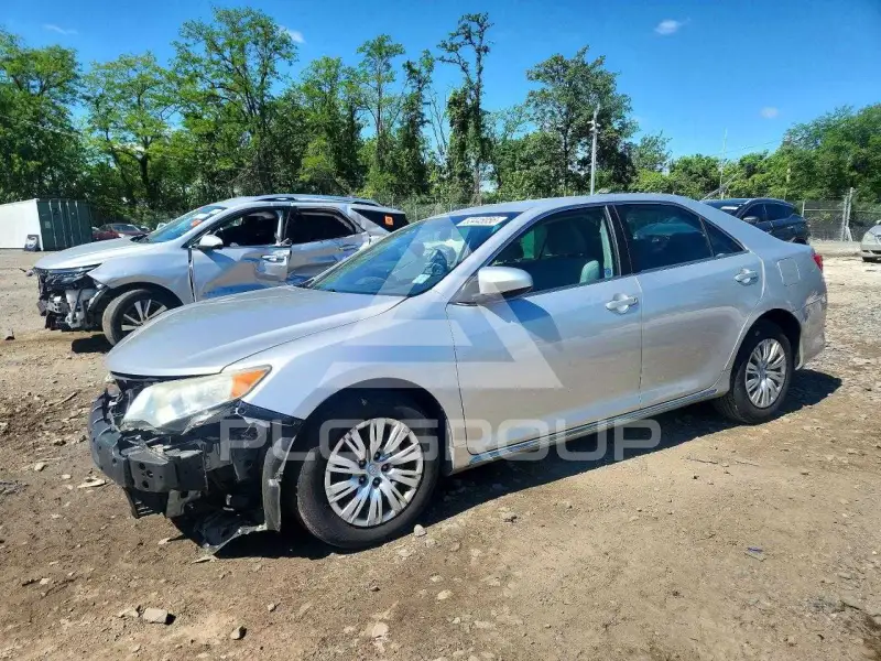 2014 Toyota CAMRY фото