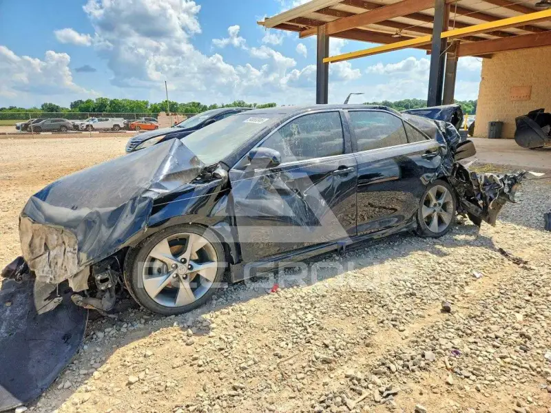 2014 Toyota CAMRY photo
