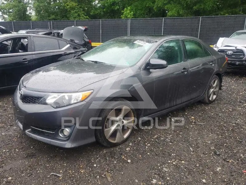 2014 Toyota CAMRY фото