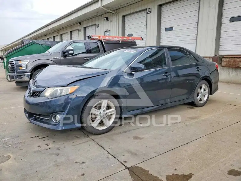 2014 Toyota CAMRY фото