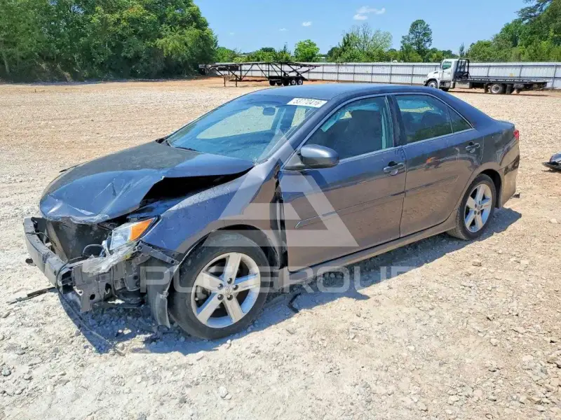 2014 Toyota CAMRY photo