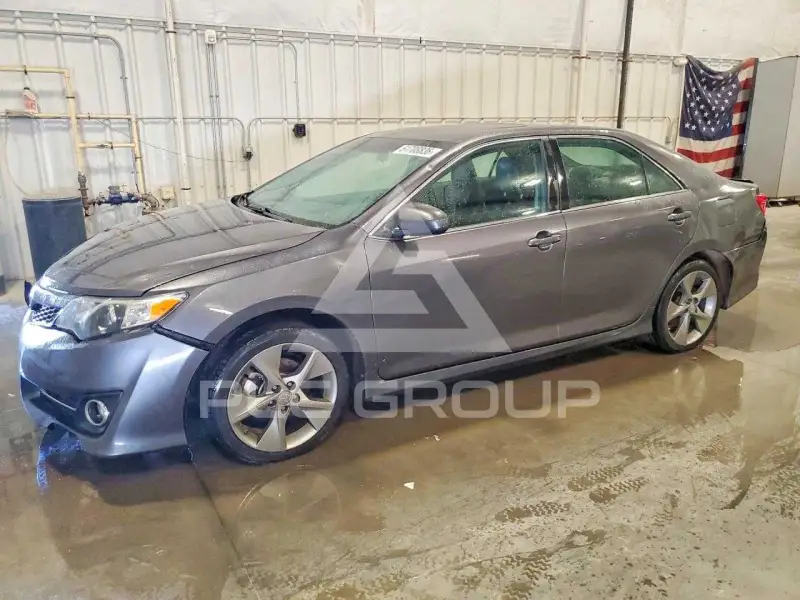2014 Toyota CAMRY фото