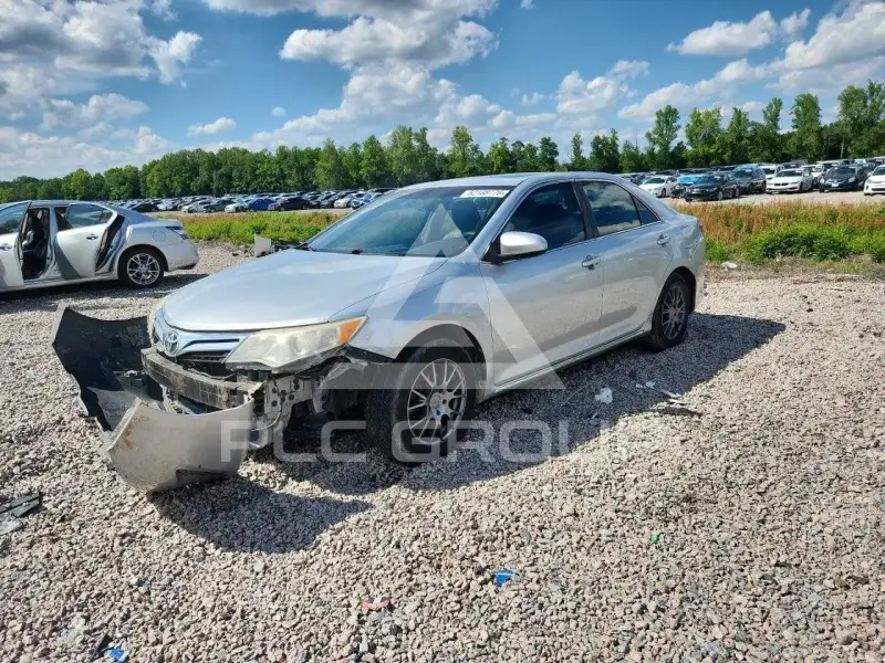 2014 Toyota CAMRY фото