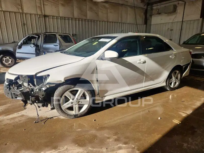2014 Toyota CAMRY photo