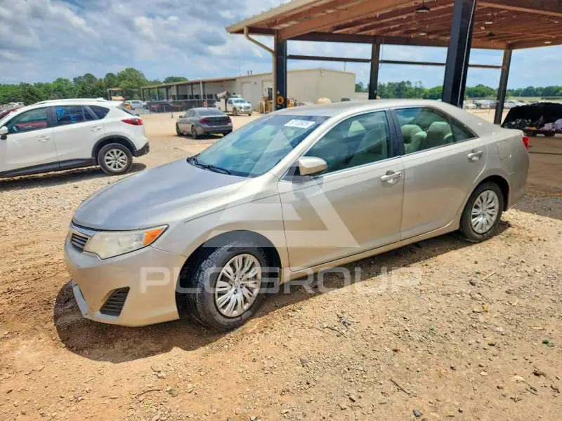 2014 Toyota CAMRY фото