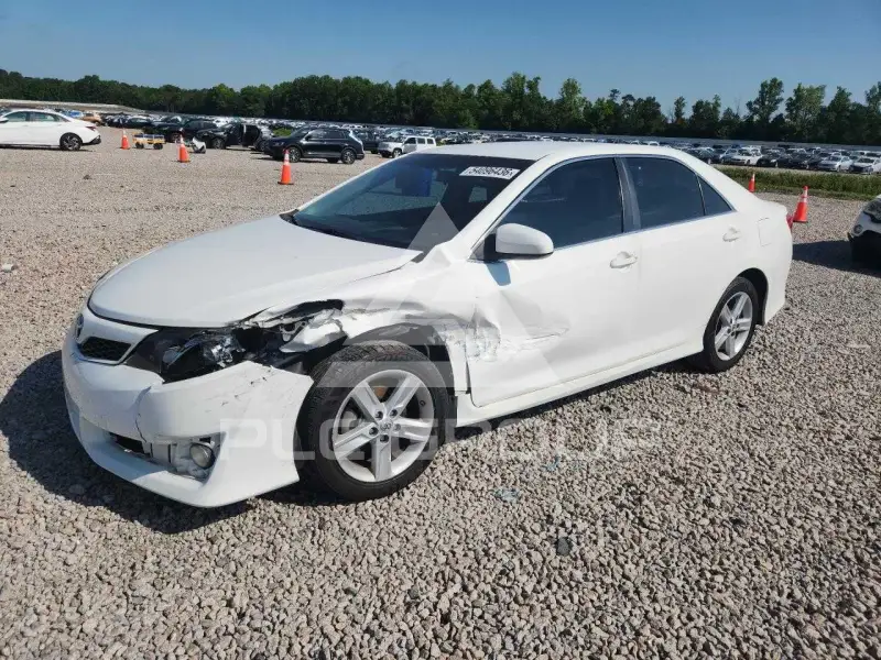 2014 Toyota CAMRY фото