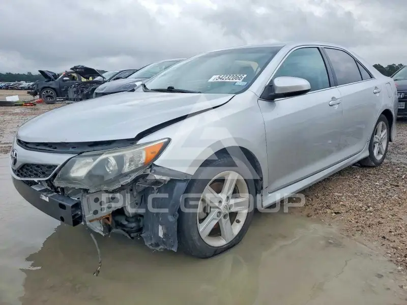 2014 Toyota CAMRY фото