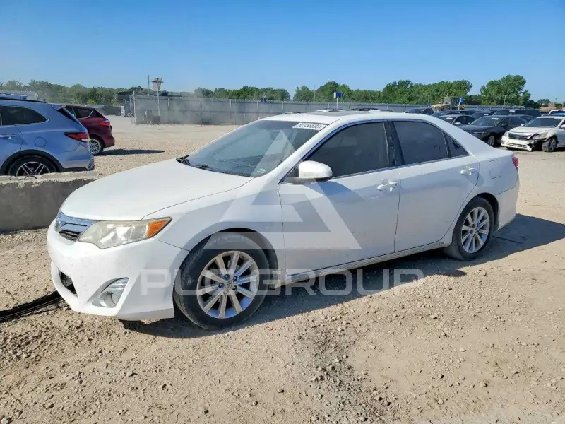 2014 Toyota CAMRY фото