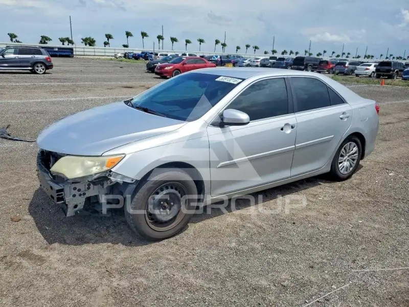 2014 Toyota CAMRY фото