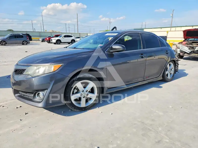 2014 Toyota CAMRY фото
