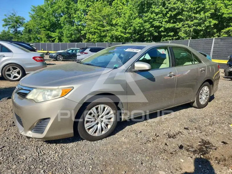 2014 Toyota CAMRY photo