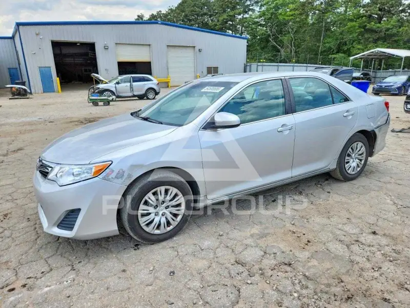 2014 Toyota CAMRY фото