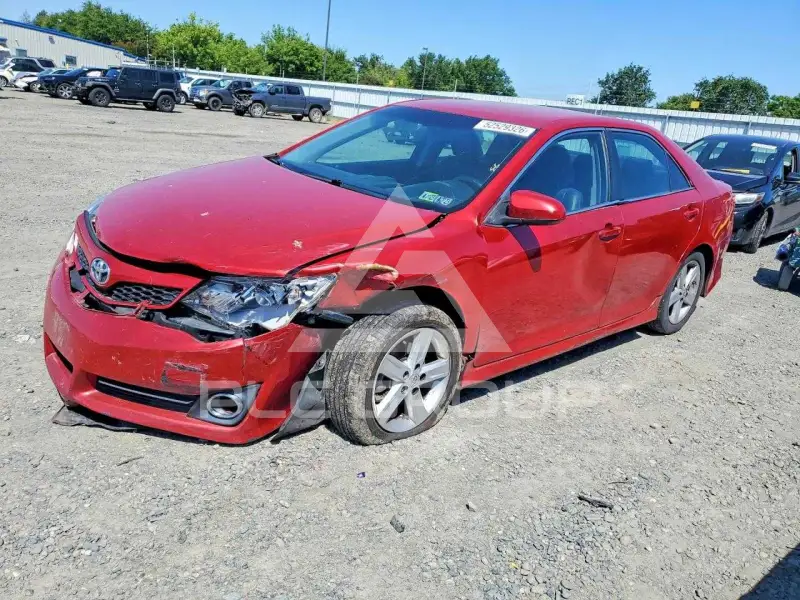 2014 Toyota CAMRY фото