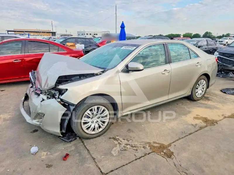 2014 Toyota CAMRY фото