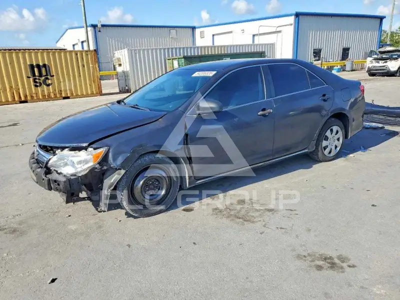 2014 Toyota CAMRY фото