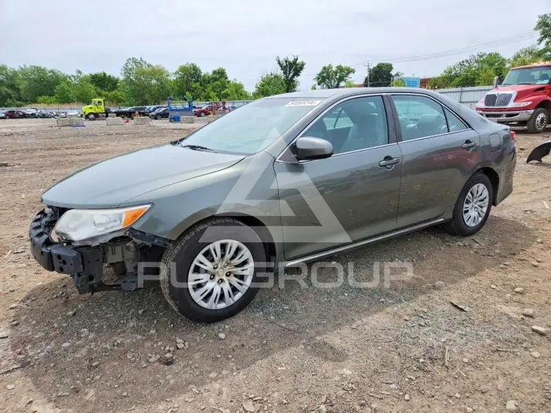 2014 Toyota CAMRY фото