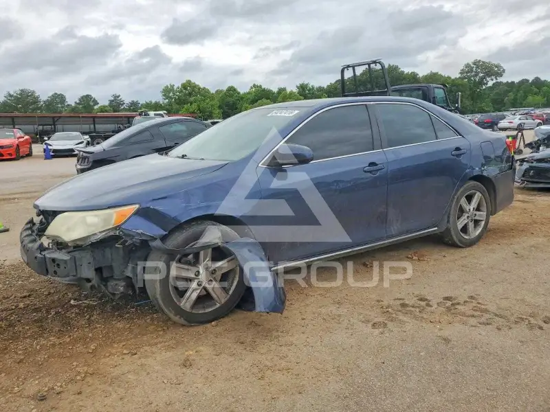 2014 Toyota CAMRY фото