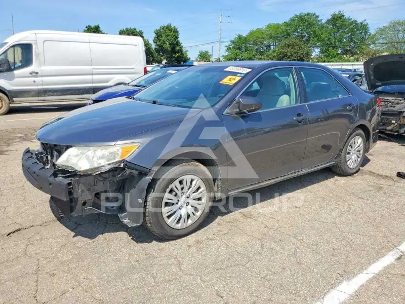 2014 Toyota CAMRY фото
