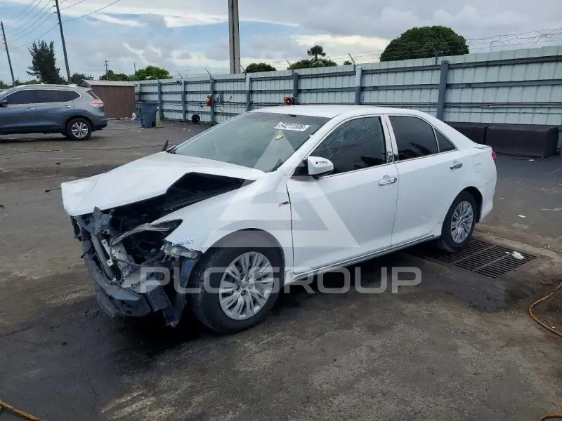 2014 Toyota CAMRY photo