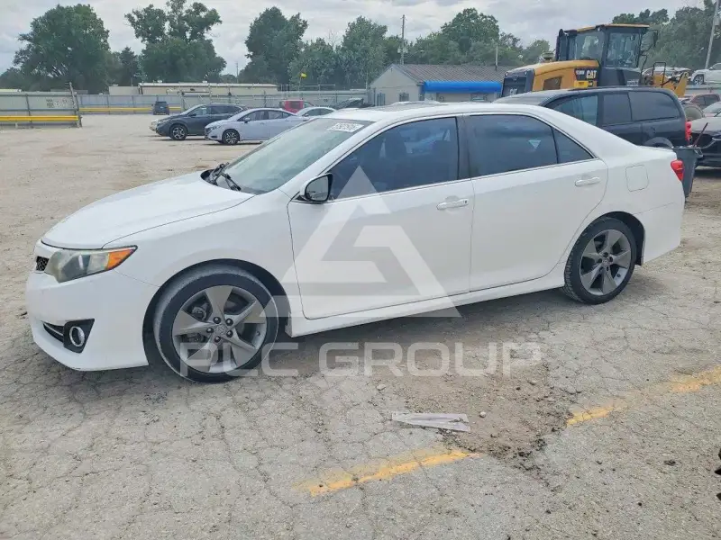 2014 Toyota CAMRY фото
