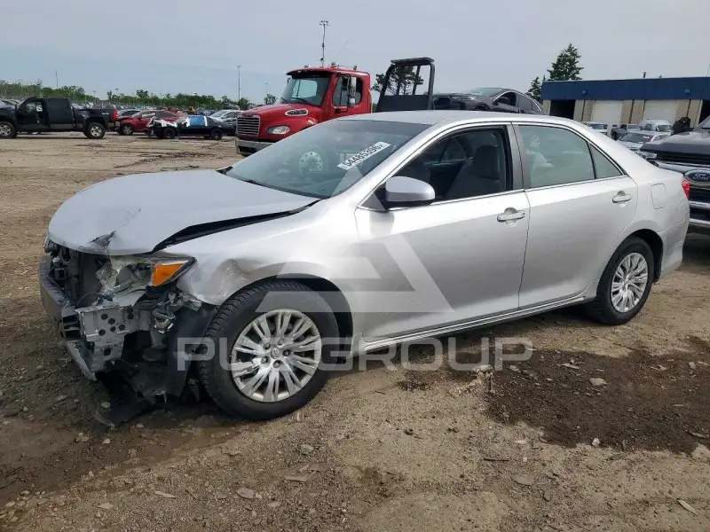 2014 Toyota CAMRY фото