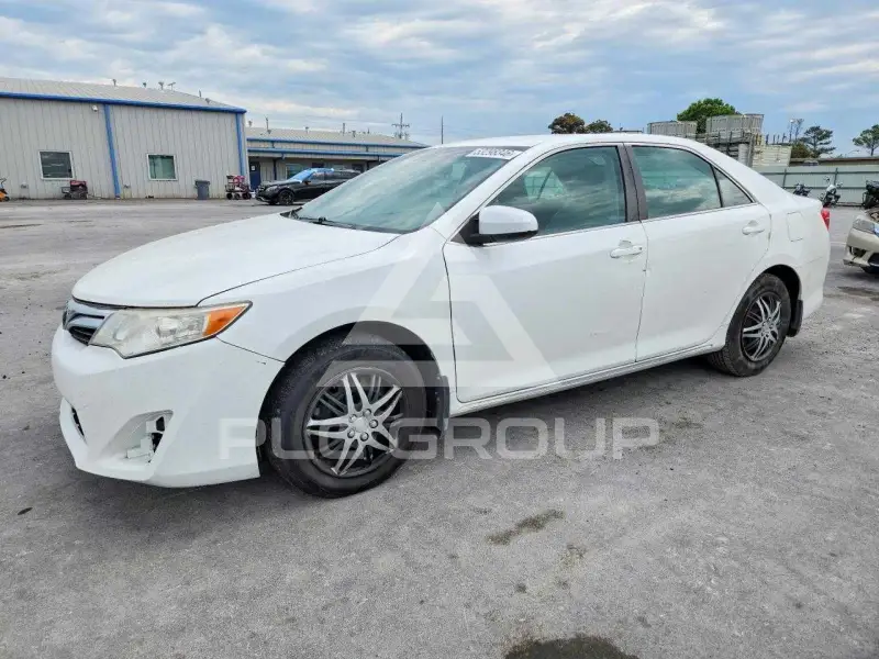2014 Toyota CAMRY фото