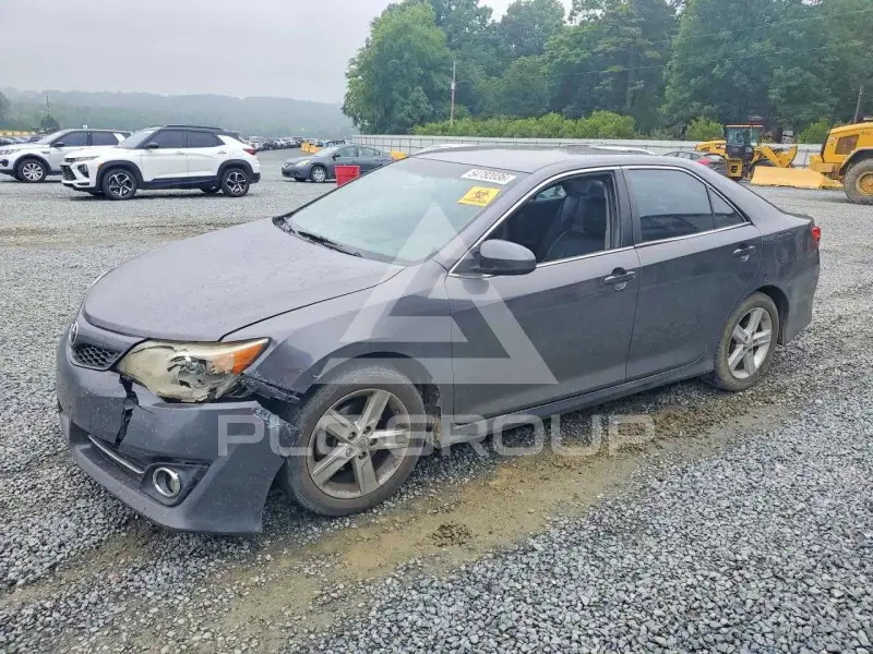 2014 Toyota CAMRY фото
