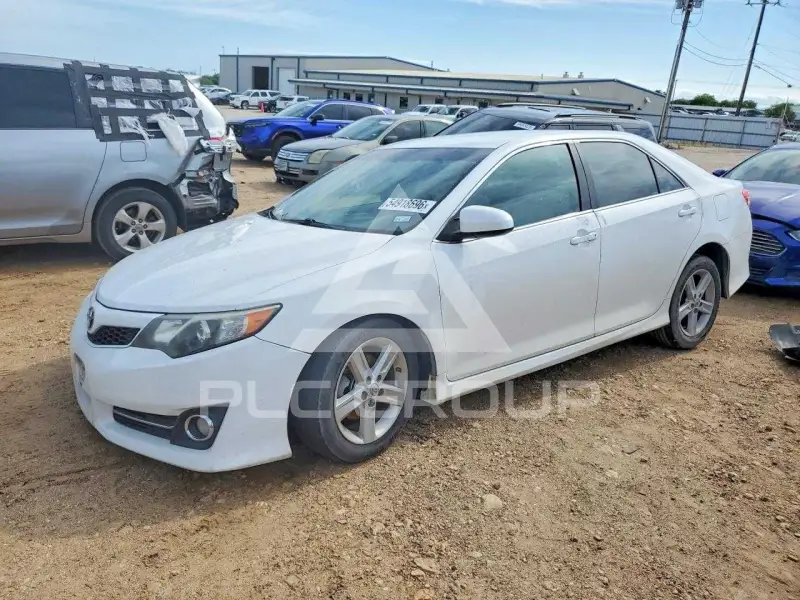 2014 Toyota CAMRY фото