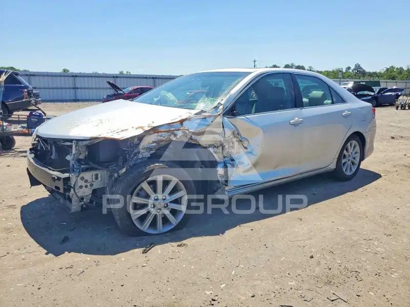 2014 Toyota CAMRY фото