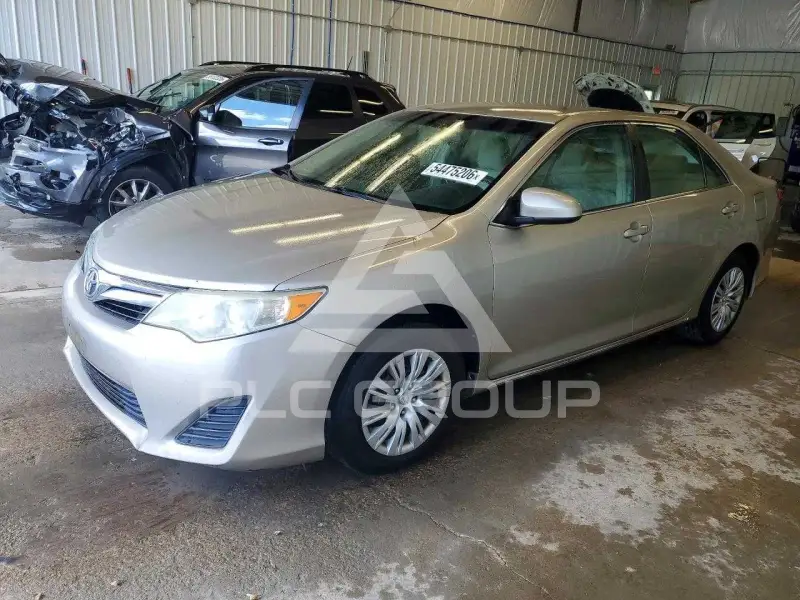 2014 Toyota CAMRY фото