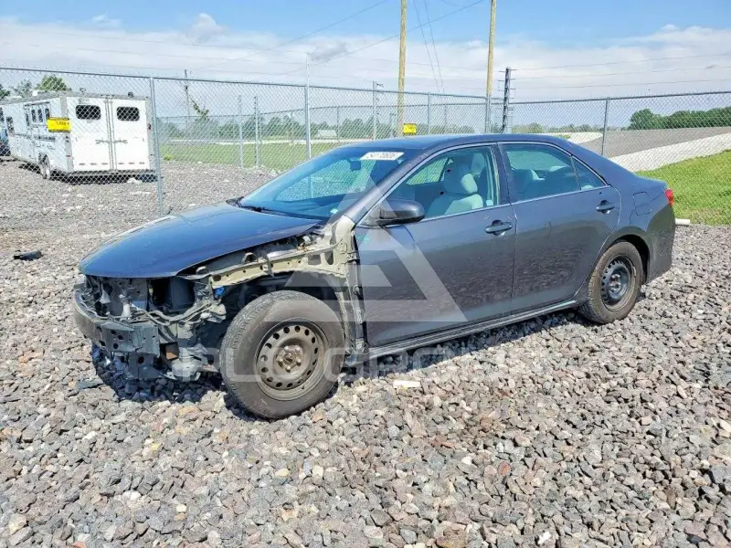 2014 Toyota CAMRY photo