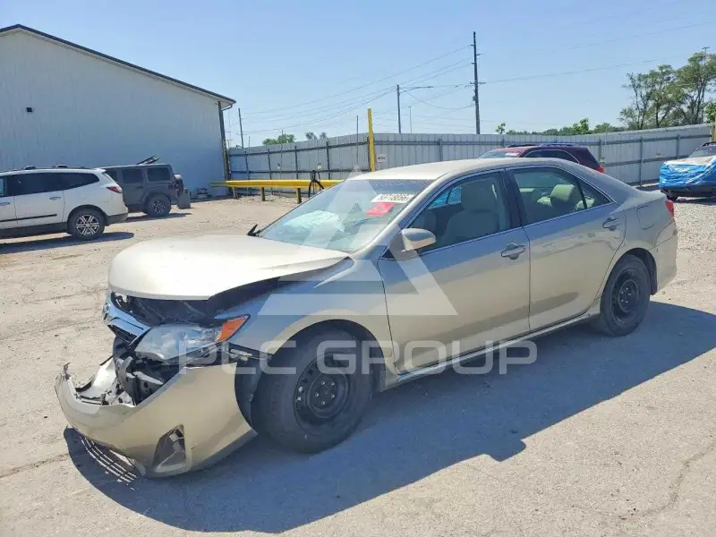 2014 Toyota CAMRY фото