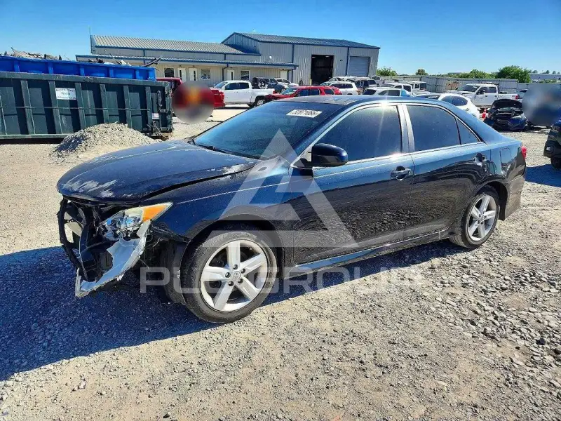 2014 Toyota CAMRY фото