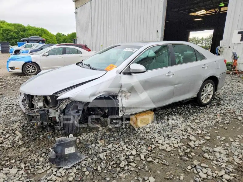 2014 Toyota CAMRY фото