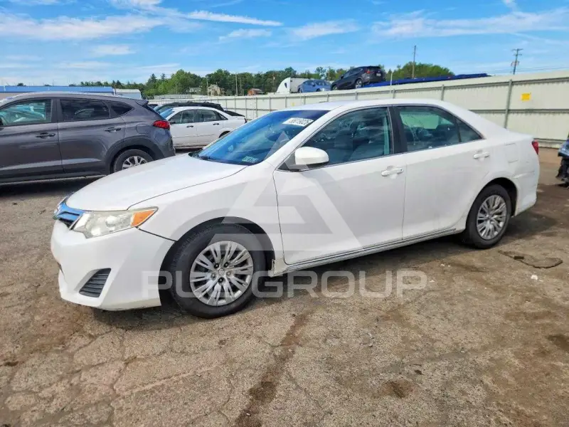 2014 Toyota CAMRY фото