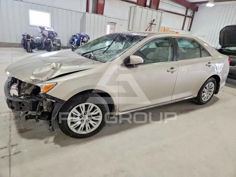 2014 Toyota CAMRY фото