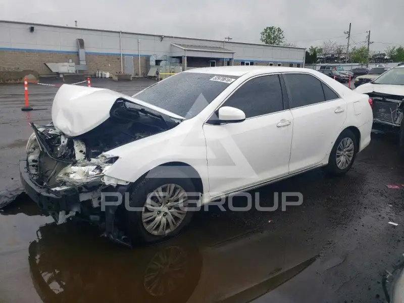 2014 Toyota CAMRY фото