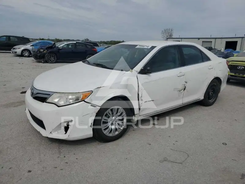 2014 Toyota CAMRY фото