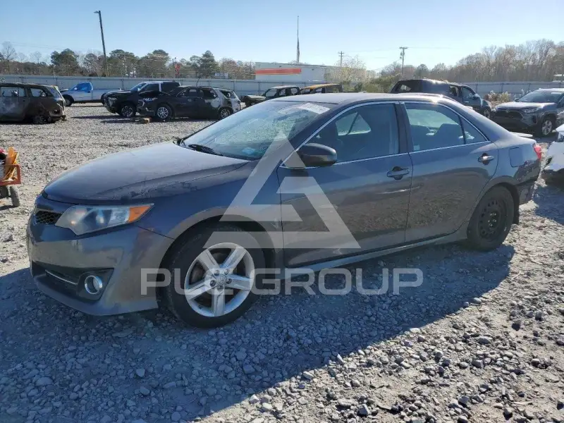 2014 Toyota CAMRY фото
