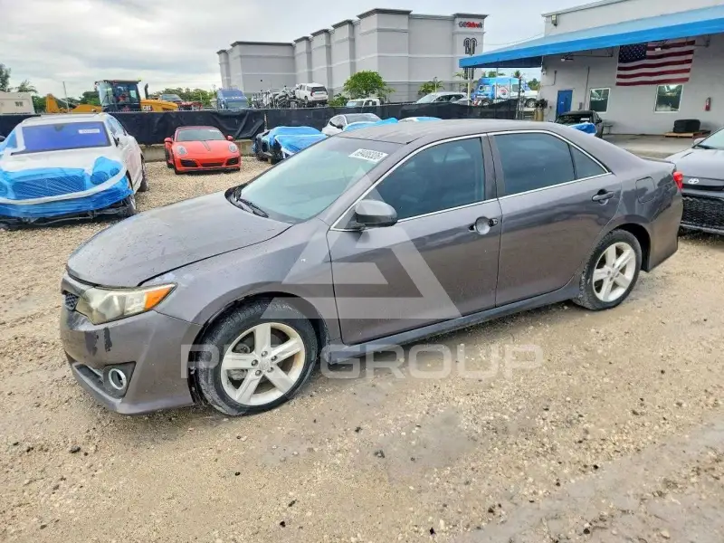 2014 Toyota CAMRY photo