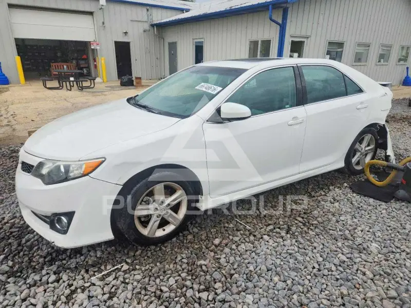 2014 Toyota CAMRY photo