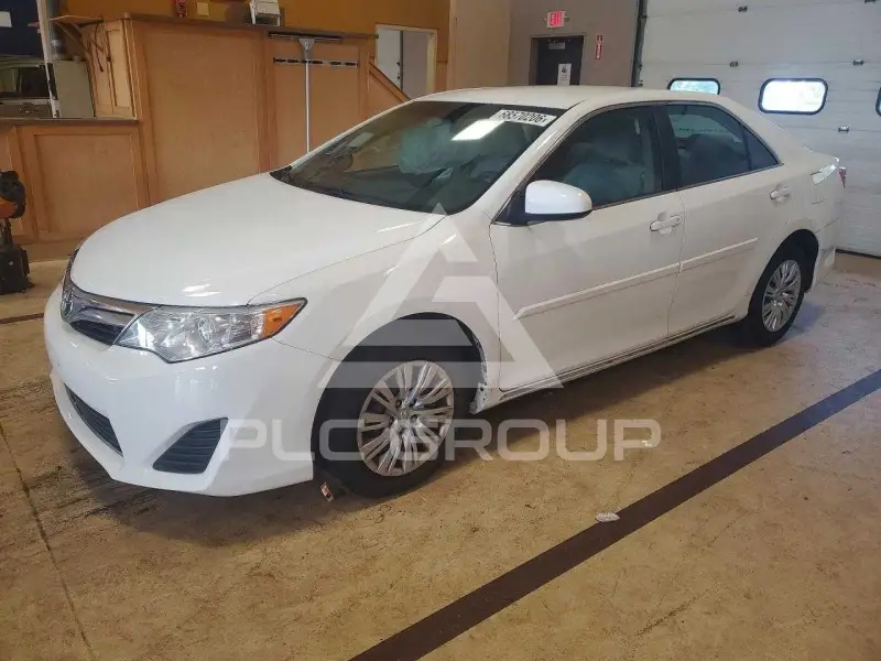2014 Toyota CAMRY фото