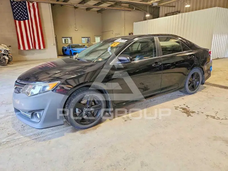 2014 Toyota CAMRY фото