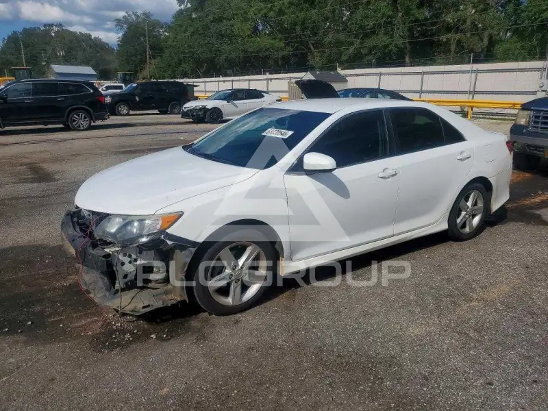 2014 Toyota CAMRY фото