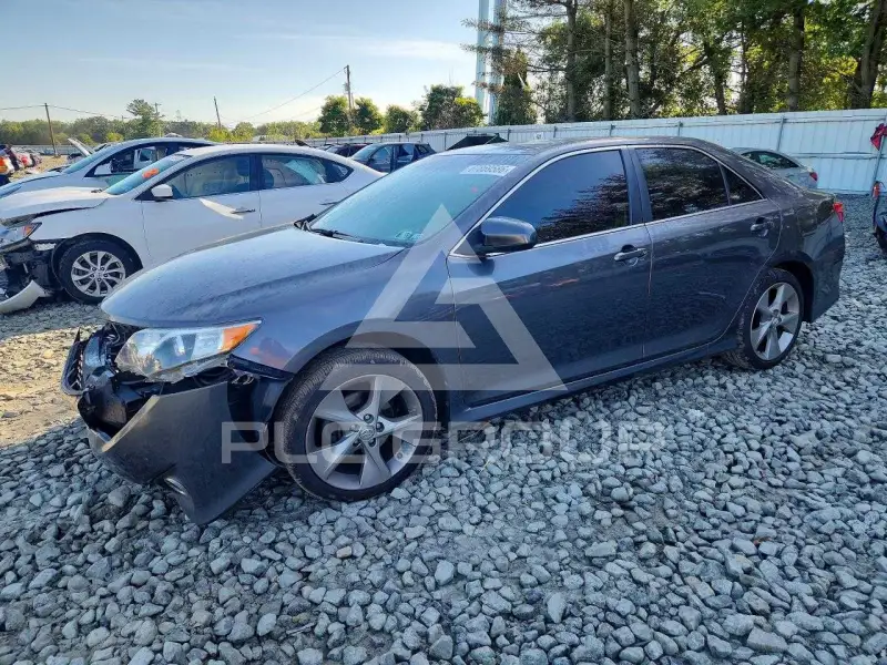 2014 Toyota CAMRY фото