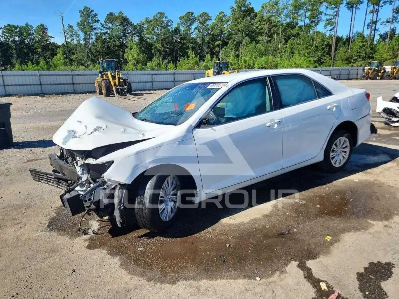 2014 Toyota CAMRY фото