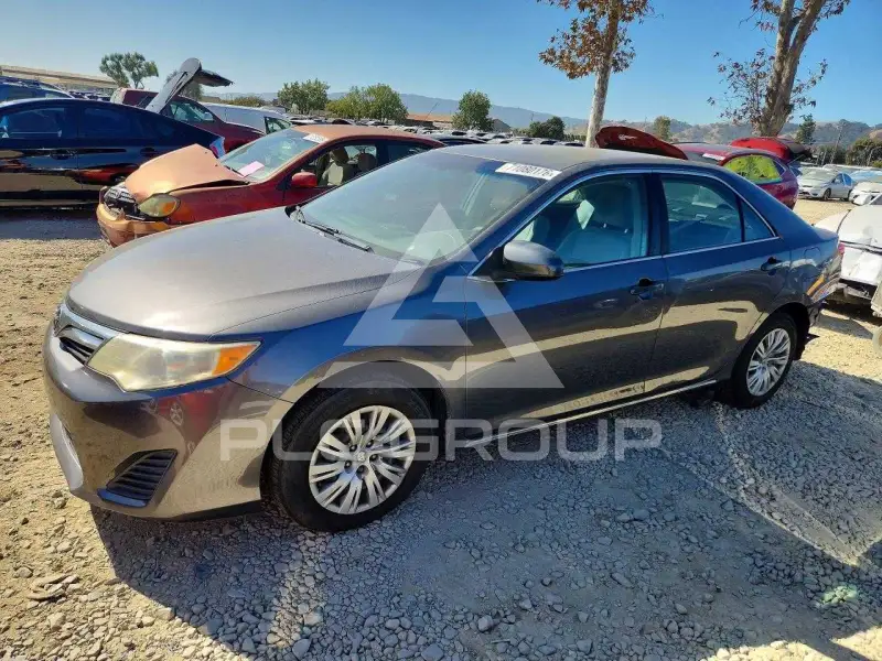 2014 Toyota CAMRY photo