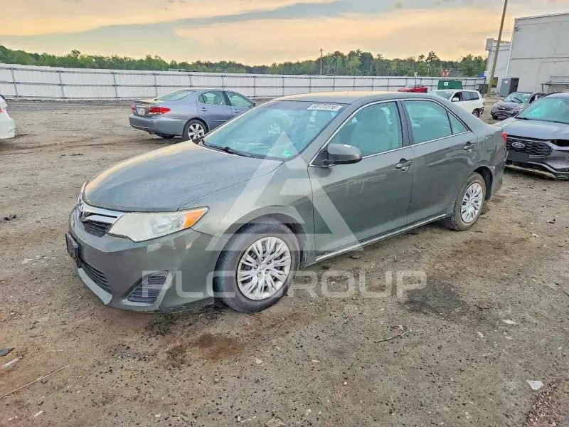 2014 Toyota CAMRY фото
