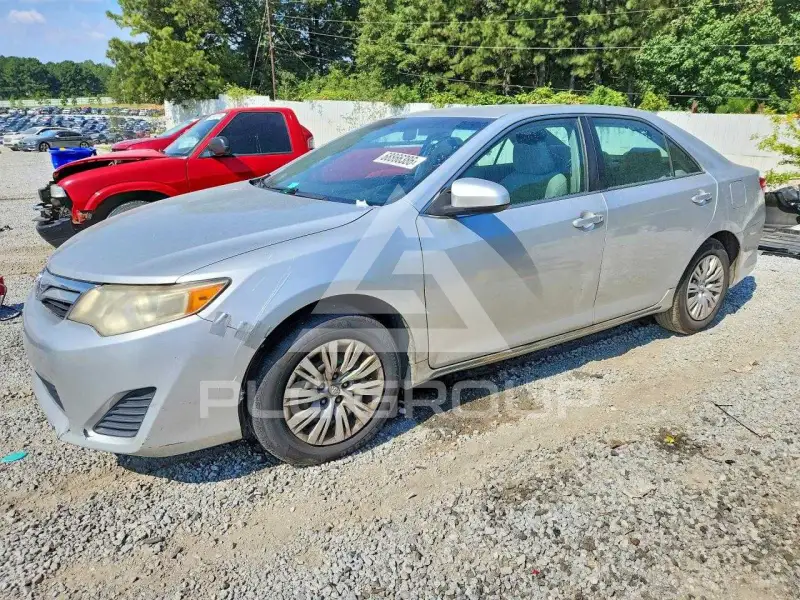 2014 Toyota CAMRY фото